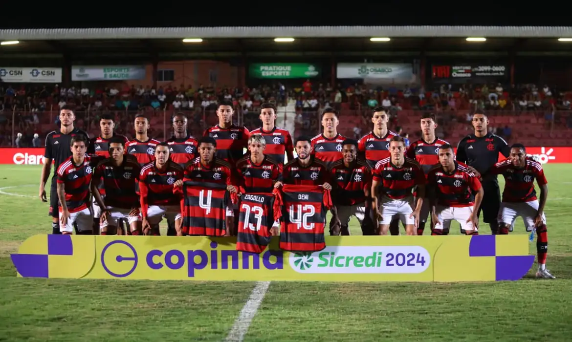 Mesmo desfalcado, Flamengo supera Náutico e segue vivo na Copinha