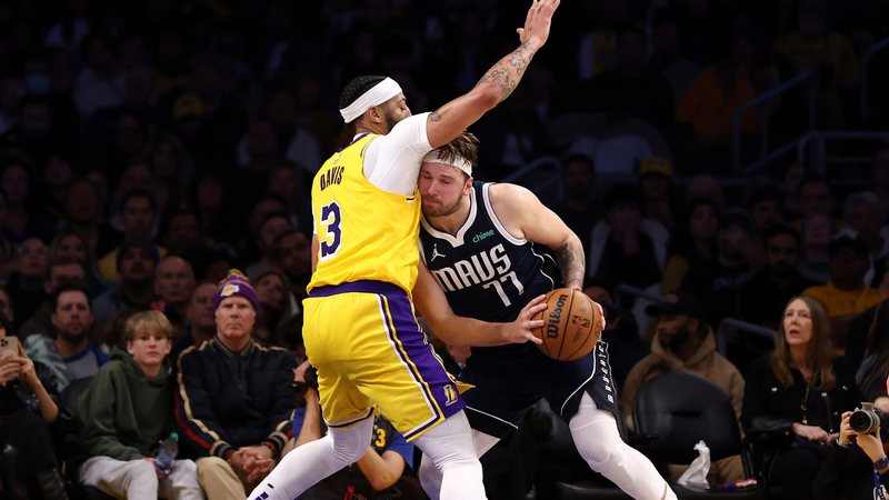 Lakers vence o Dallas Mavericks em partida disputada