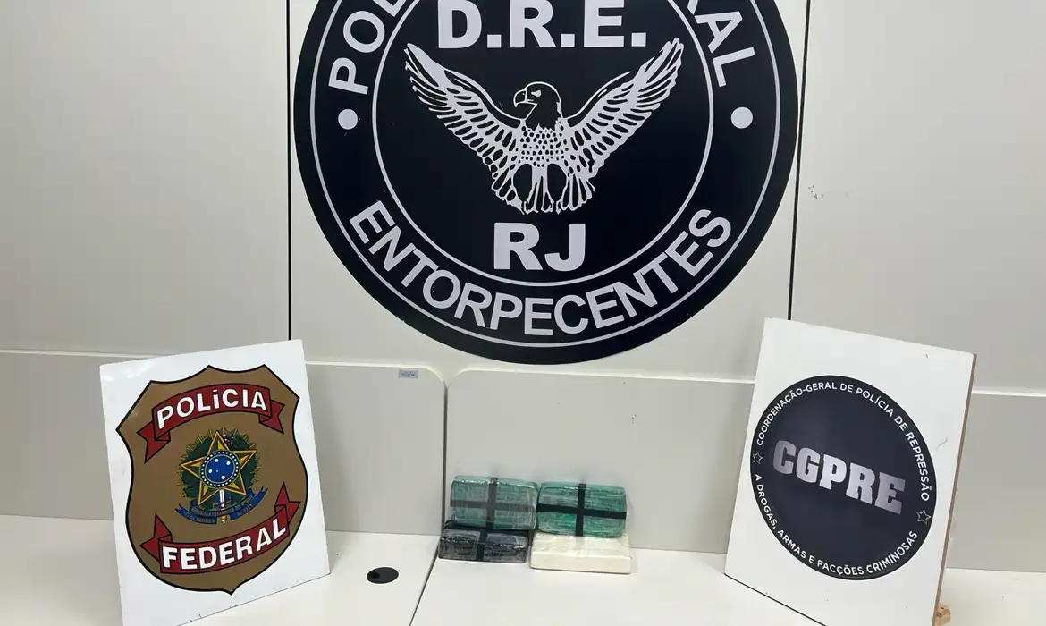 Homem é preso transportando cocaína em rodovia no Rio de Janeiro