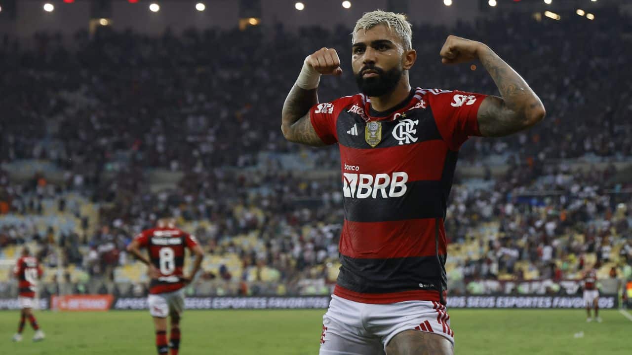 Flamengo recebe contatos por Gabigol e avalia propostas