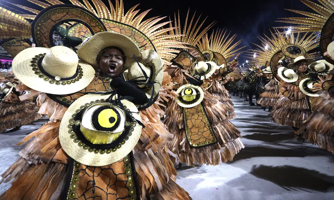 Unidos de Padre Miguel vence a Série Ouro do carnaval do Rio