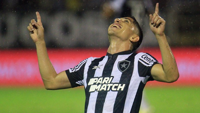 Botafogo vence o Volta Redonda e sobe na tabela do Carioca