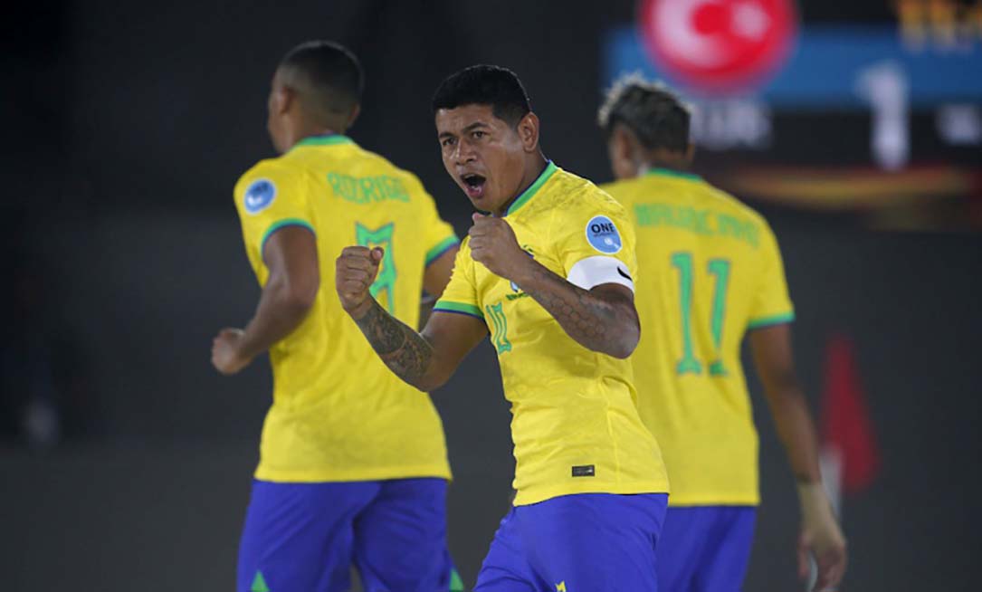 Brasil vence Omã na estreia na Copa do Mundo de Beach Soccer