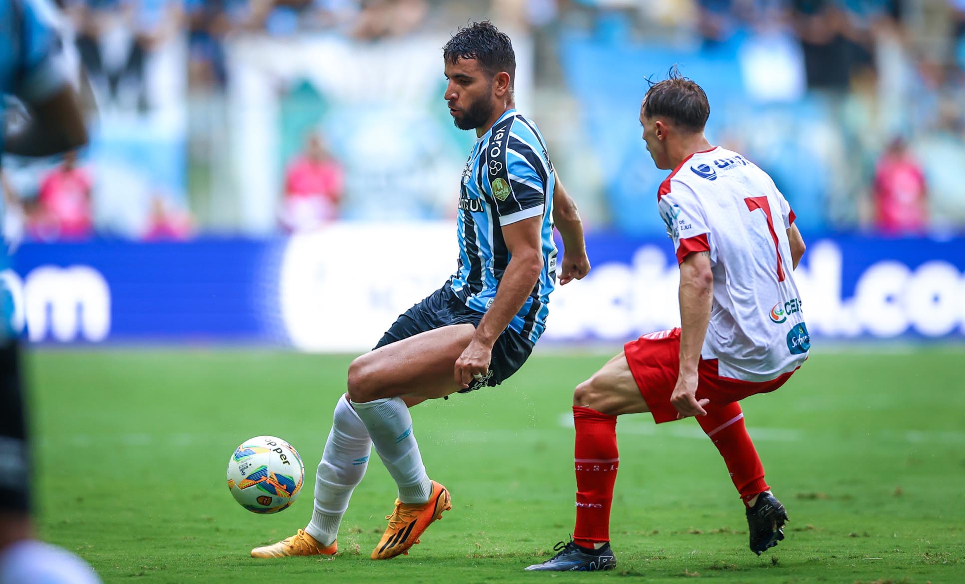 Grêmio empata com São Luiz na Arena mas segue líder do Gauchão