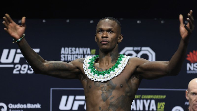 Adesanya faz post enigmático e anima fãs por UFC 300