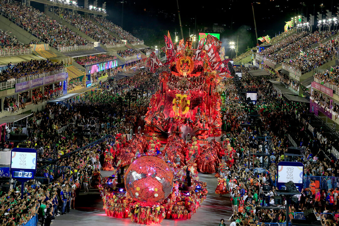 Primeira noite de desfiles de Carnaval no Rio em destaque