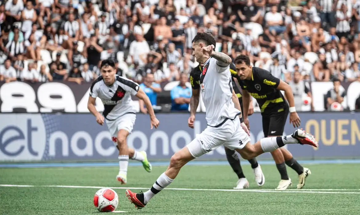 Vasco bate Botafogo por 4 a 2 em jogo emocionante