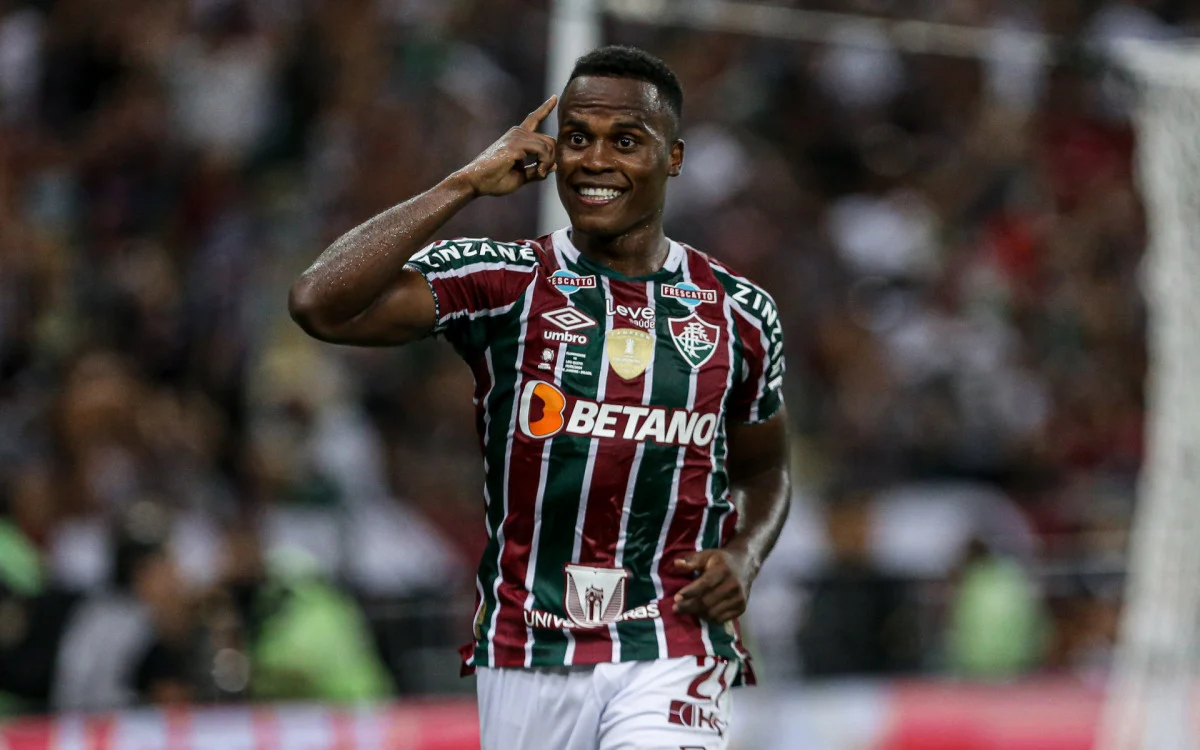 Arias do Fluminense é convocado pela seleção da Colômbia