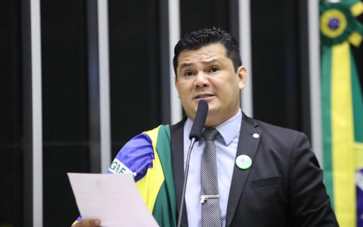 Deputado do ES é réu por violência política de gênero e injúria racial