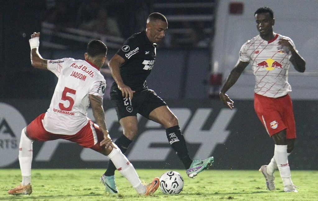 Botafogo empata com Bragantino e passa para próxima fase da Libertadores