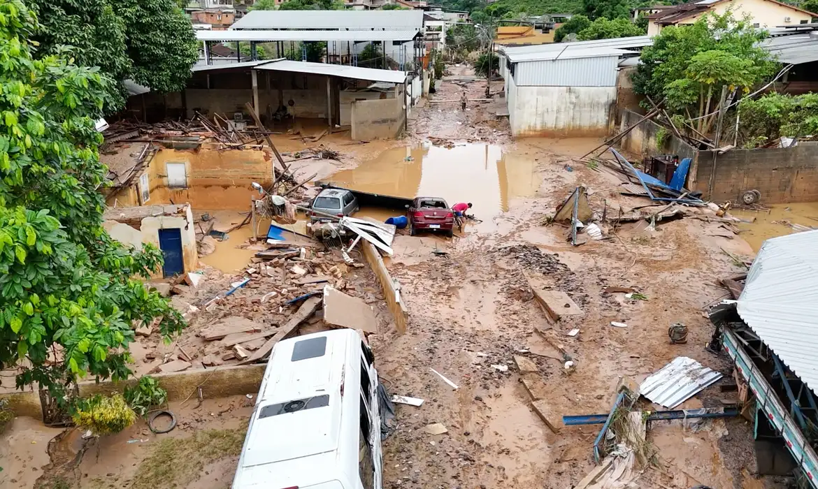 Aumenta número de mortos por causa das chuvas no Espírito Santo