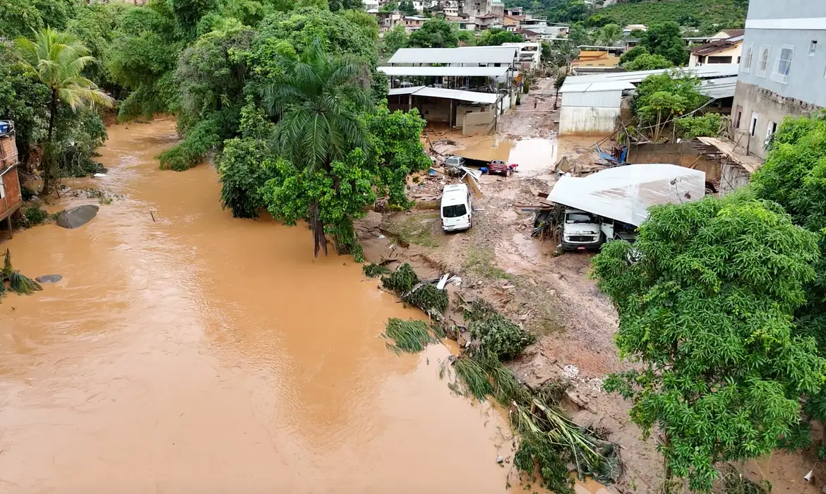 Espírito Santo tem 20 mil desalojados e 20 mortes por causa da chuva