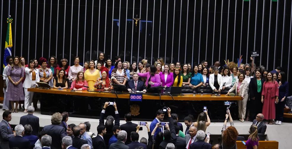 Com nova norma, TSE fecha cerco a candidaturas femininas laranjas