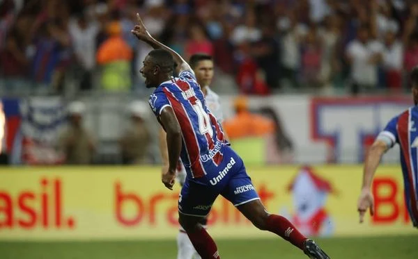 Bahia vence o Vitória de virada pela Copa do Nordeste