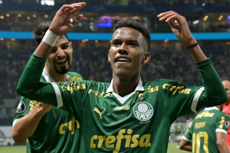 Abel pede calma com Estevão no time principal do Palmeiras