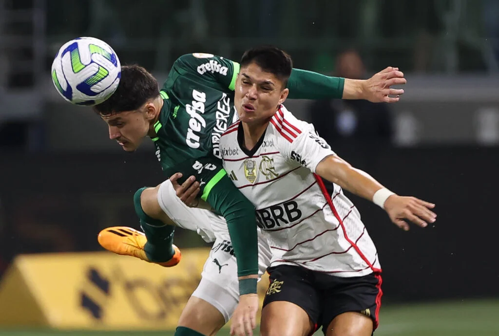 Palmeiras pega o Flamengo de olho na liderança do Brasileirão