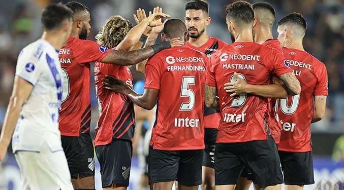 Athletico Paranaense estreia com goleada na Sul-Americana