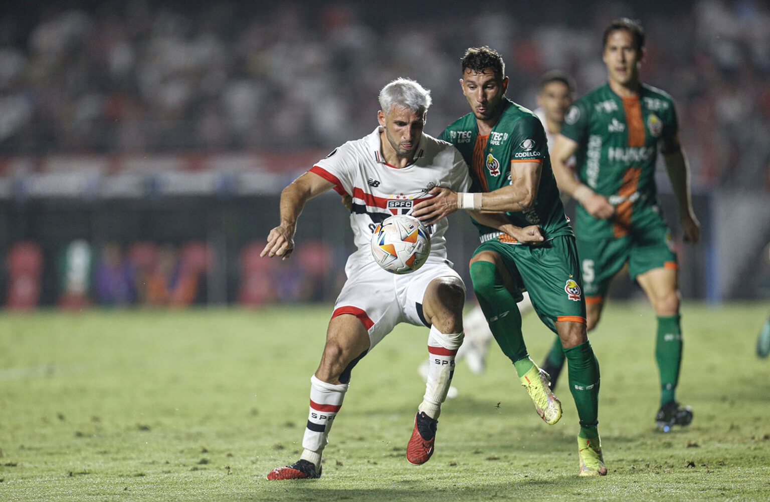 São Paulo conquista primeira vitória na Copa Libertadores