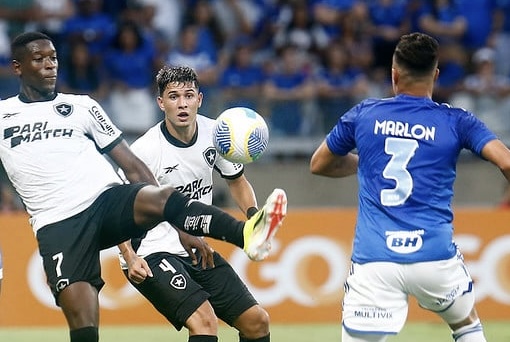 Botafogo estreia no Brasileirão com derrota para o Cruzeiro