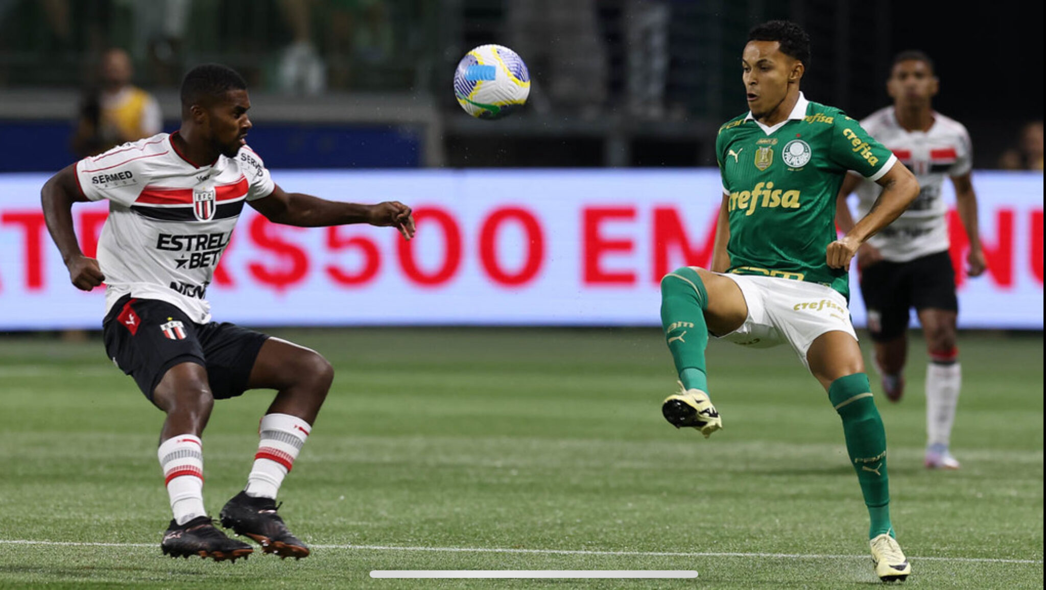 Palmeiras vence o Botafogo-SP com gol no último minuto