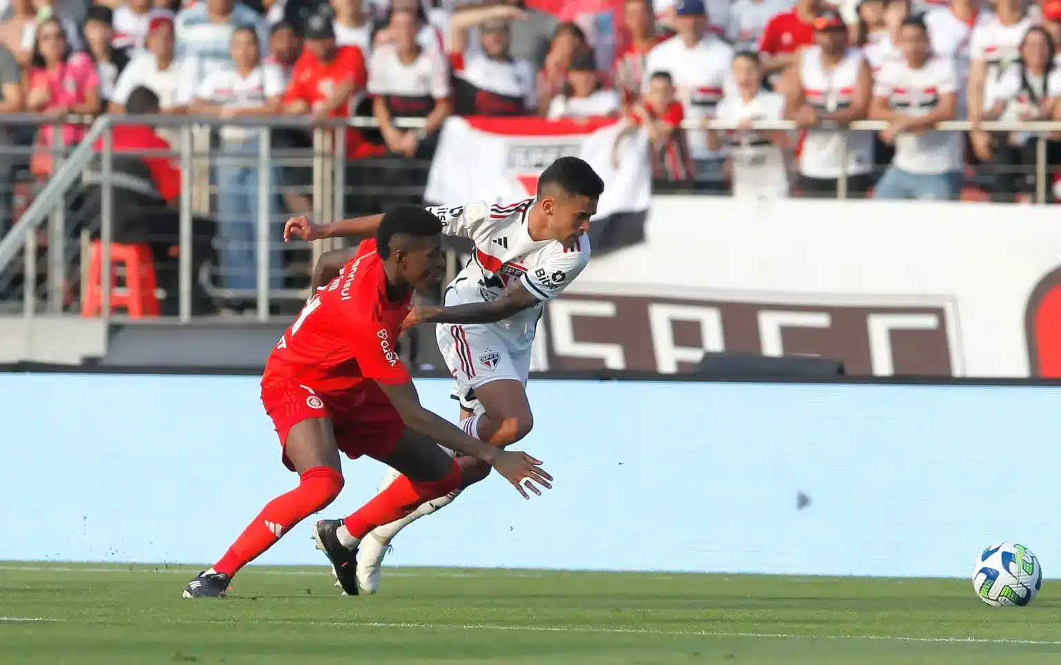 Internacional x São Paulo: onde assistir ao vivo e escalações