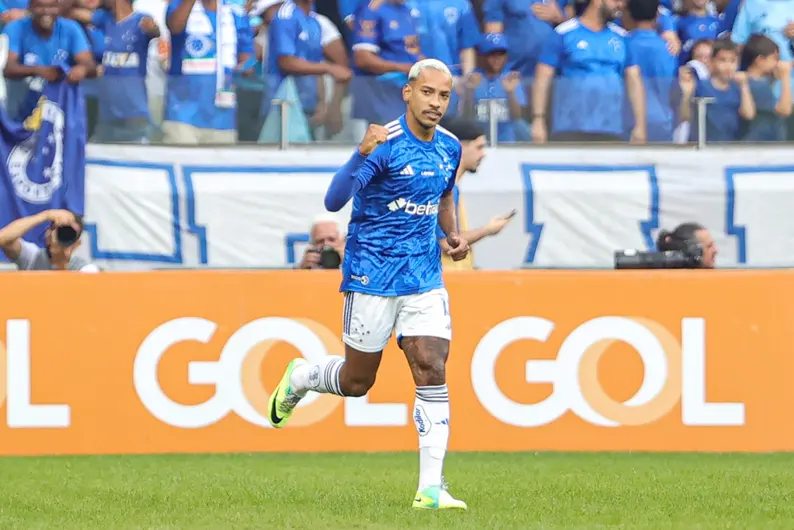 Cruzeiro vence o Corinthians e sobe para o G-6 do Brasileirão