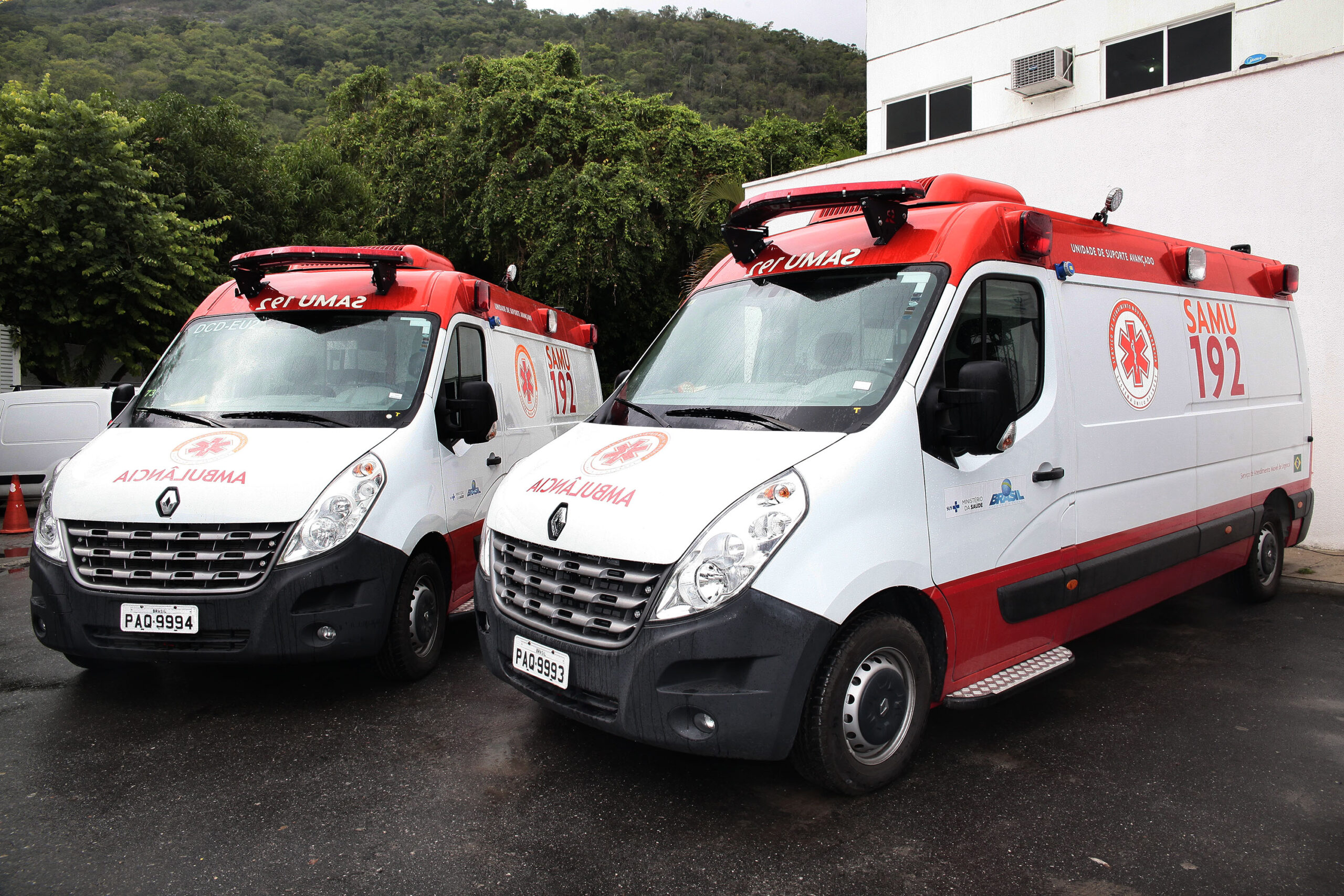 Ministério da Saúde entrega ambulância em Niterói