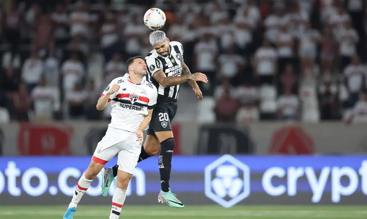 São Paulo e Botafogo jogam por vaga na semifinal da Libertadores