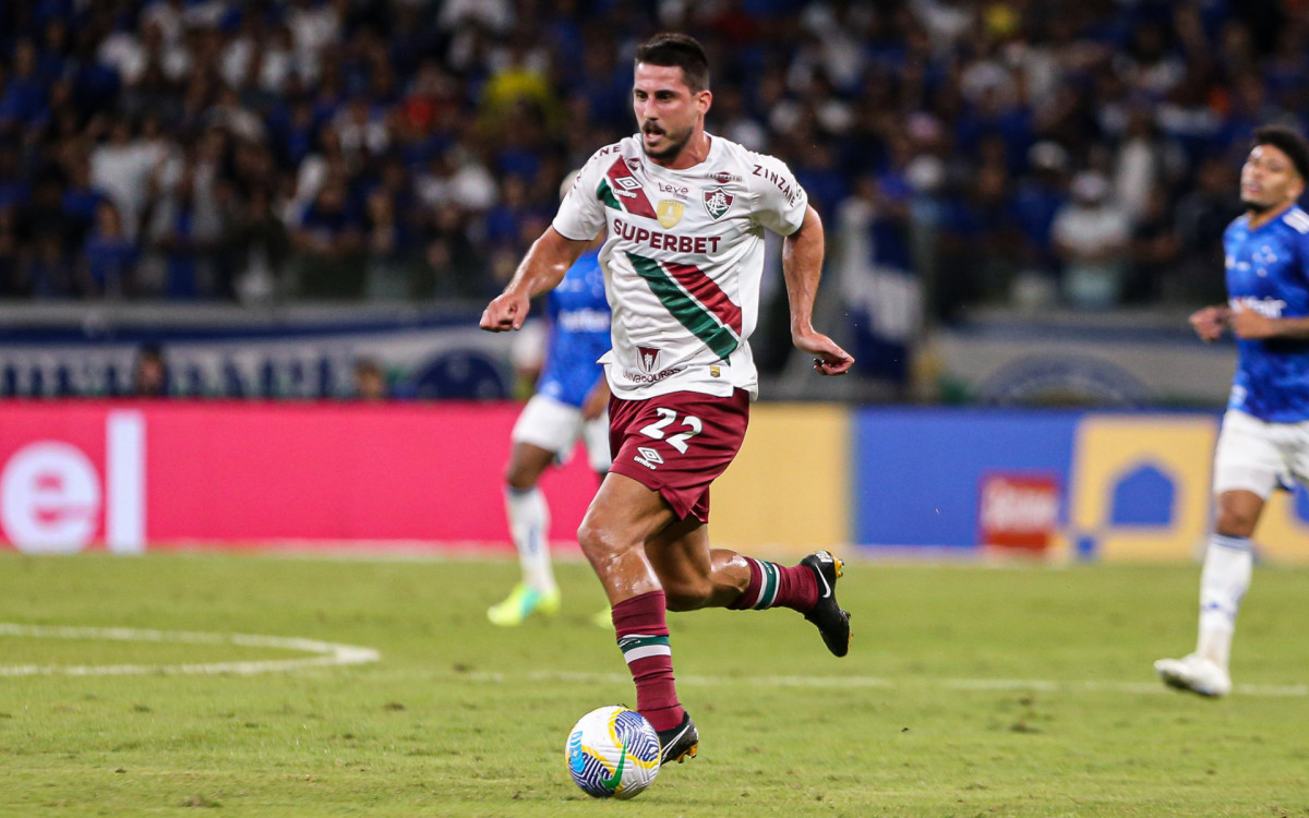 Meia Gabriel Pires deixa o Fluminense rumo a Grécia